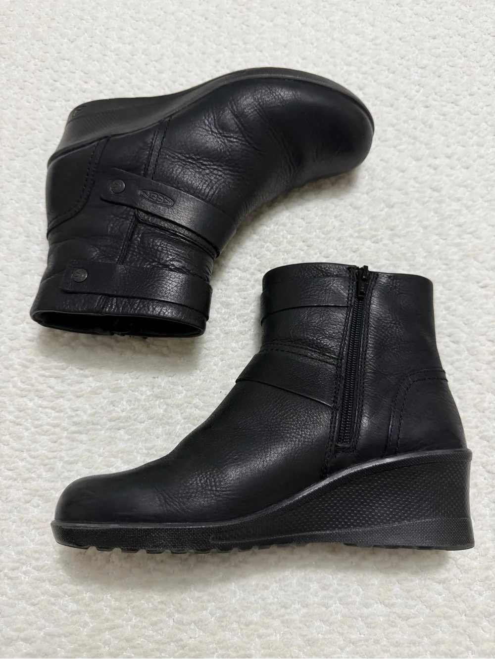 KEEN Black Leather Side Zip Kate Wedge Ankle Boots Women’s Size 8.5
